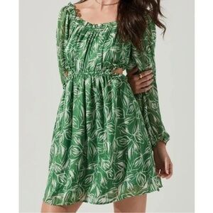 ASTR 𝅺The Label Ruffle Square Neck Side Cutout Mini Dress